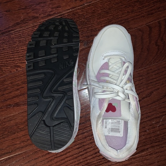 Nike Women’s Air Max 90 Valentine Shoes (2020)- Size 7 - Picture 6 of 7